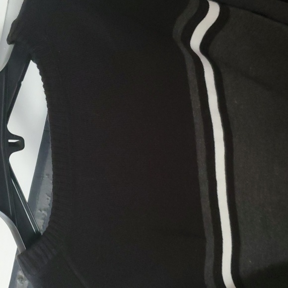 U.S. Polo Assn. Sweater - Picture 8 of 9